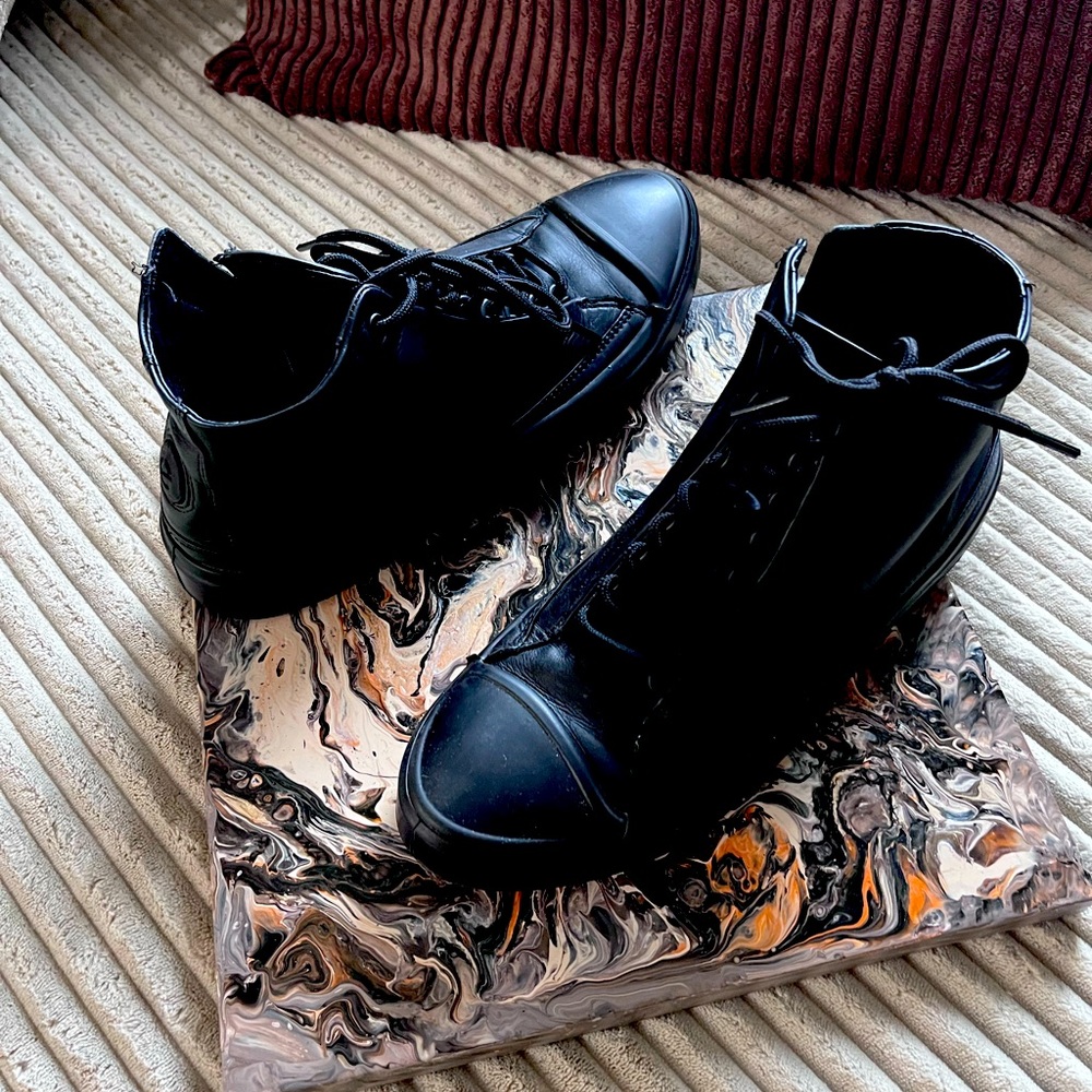 Ecco Casual Sneakers